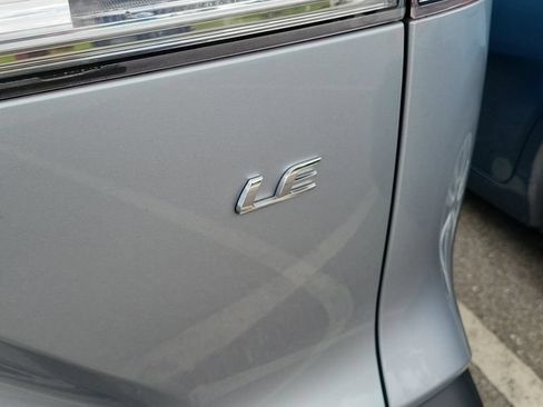 Used 2024 Toyota Corolla Cross LE FWD image 12