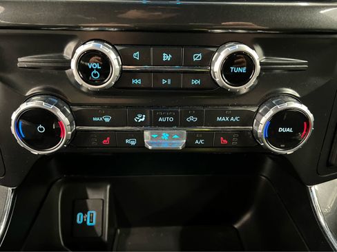 Used 2022 Ford F150 XLT w/ Equipment Group 302A High image 9