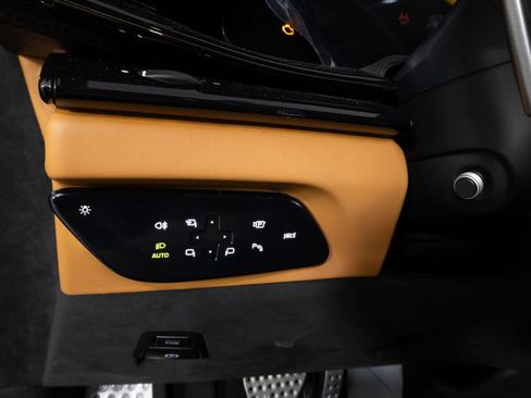 Used 2026 Ferrari Purosangue AWD/4WD image 36