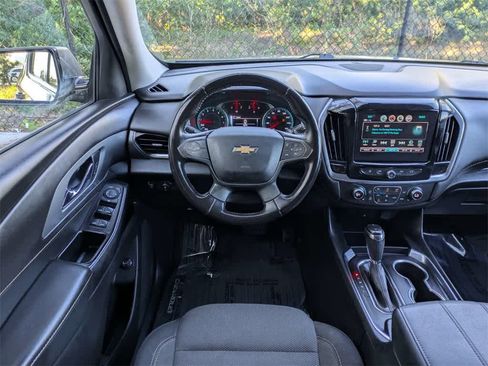 Used 2019 Chevrolet Traverse LT image 23
