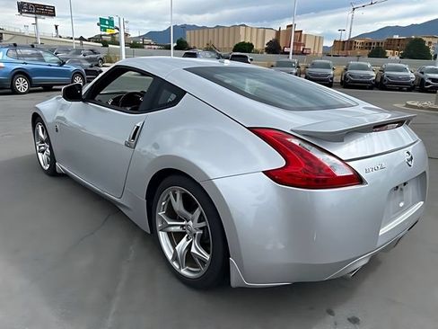 Used 2009 Nissan 370Z Touring w/ Sport Pkg RWD image 5