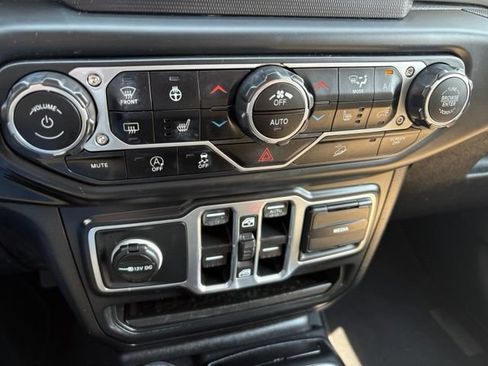 Used 2018 Jeep Wrangler Unlimited Sport S AWD/4WD image 29