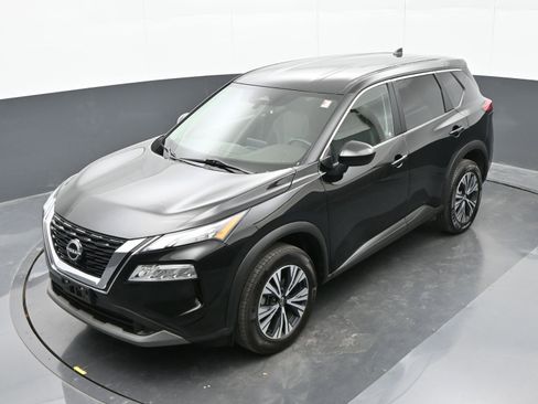 Used 2023 Nissan Rogue SV image 30
