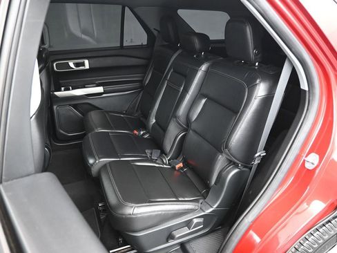 Used 2020 Ford Explorer XLT w/ Equipment Group 202A image 21