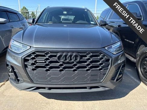 Used 2024 Audi Q5 2.0T Premium w/ Summer of Audi Package AWD/4WD image 2