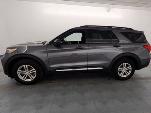 Used 2023 Ford Explorer XLT w/ Equipment Group 202A image 4