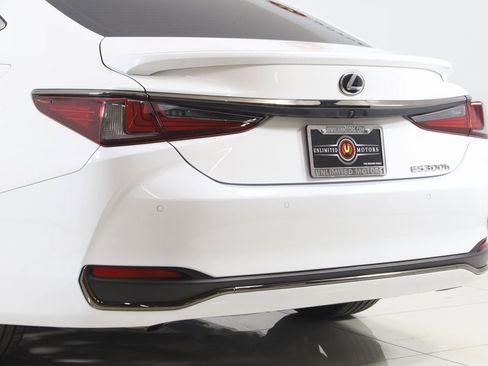 Used 2025 Lexus ES 300h F Sport w/ Accessory Package (Z1) image 24