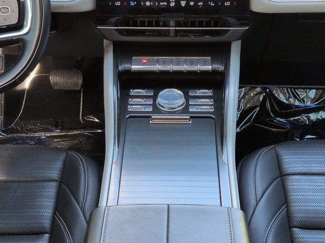 Used 2024 Lincoln Nautilus Reserve AWD/4WD image 18