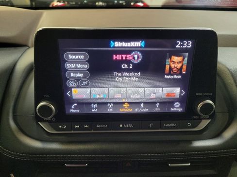 Used 2023 Nissan Rogue S image 25