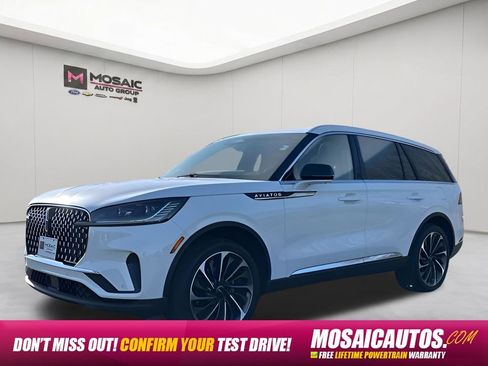 Used 2025 Lincoln Aviator Reserve AWD/4WD image 8