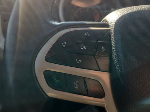 Used 2017 Jeep Cherokee Latitude image 15