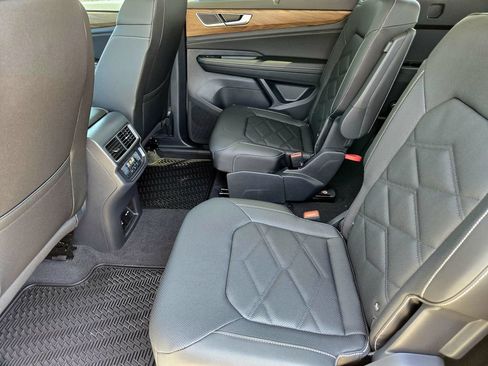 New 2026 Volkswagen Atlas SE FWD image 27