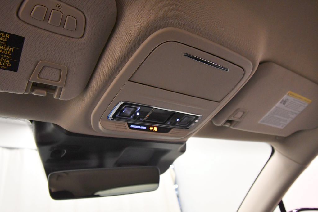 Used 2024 Lincoln Corsair AWD w/ Equipment Group 101A image 27
