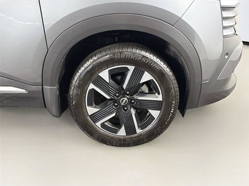 Used 2025 Nissan Kicks SR AWD/4WD image 33