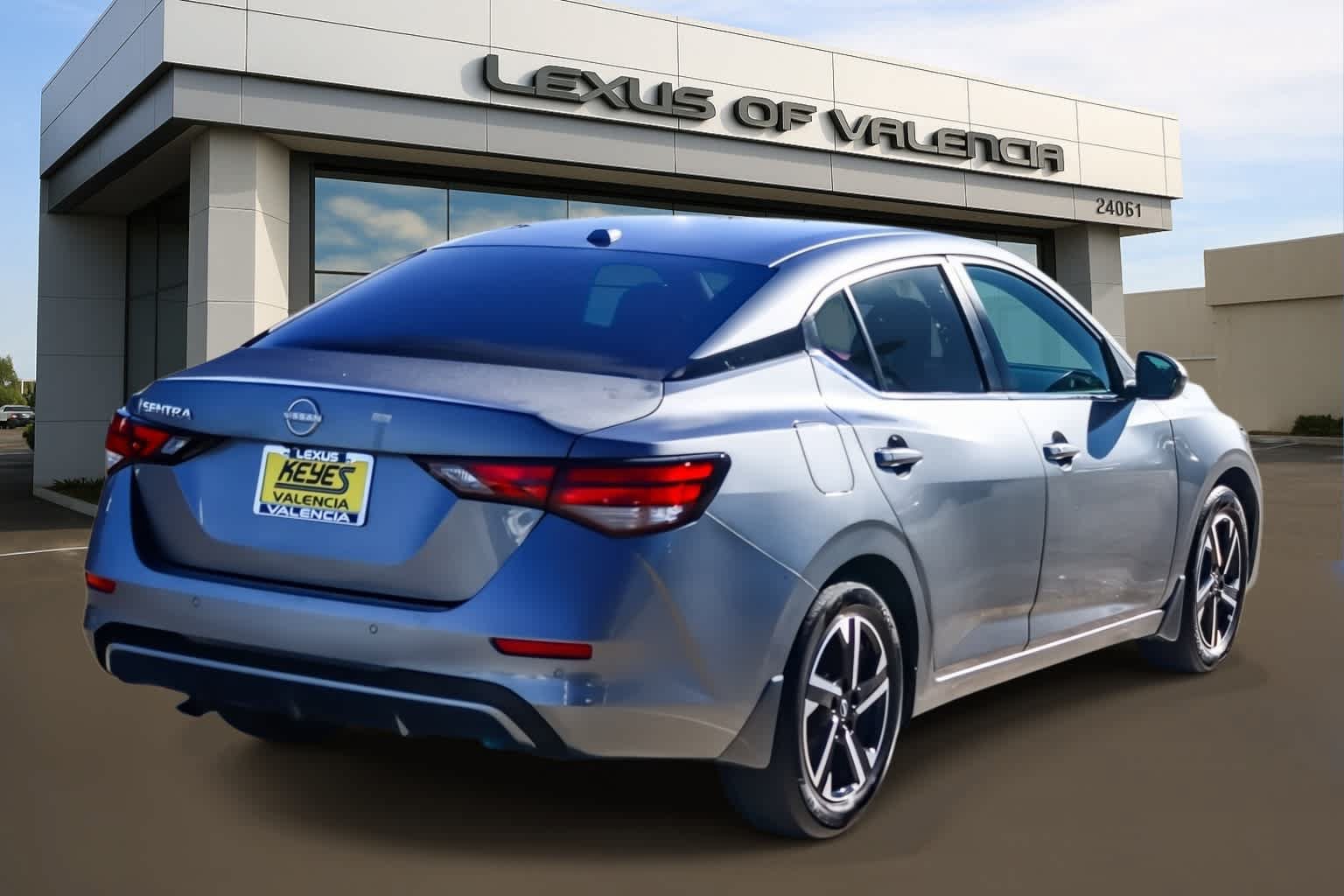 Used 2025 Nissan Sentra SV w/ All-Weather Package FWD image 4