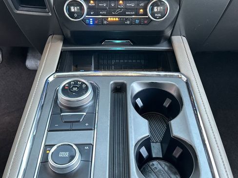 Used 2021 Ford Expedition Max XLT image 16