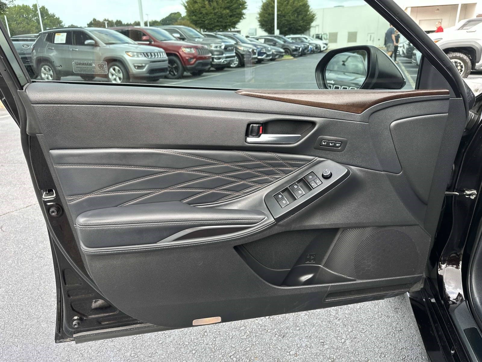 Used 2021 Toyota Avalon Limited w/ Advanced Safety Package FWD image 15