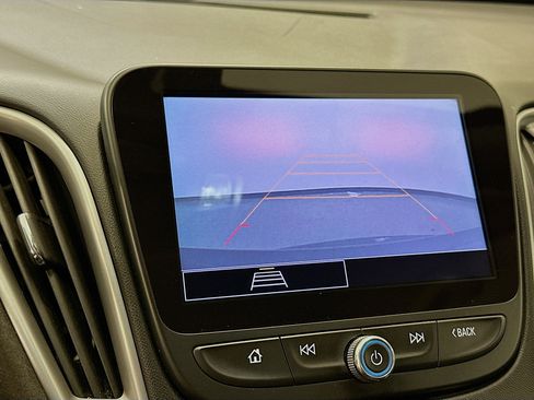 Used 2022 Chevrolet Malibu LT FWD image 23