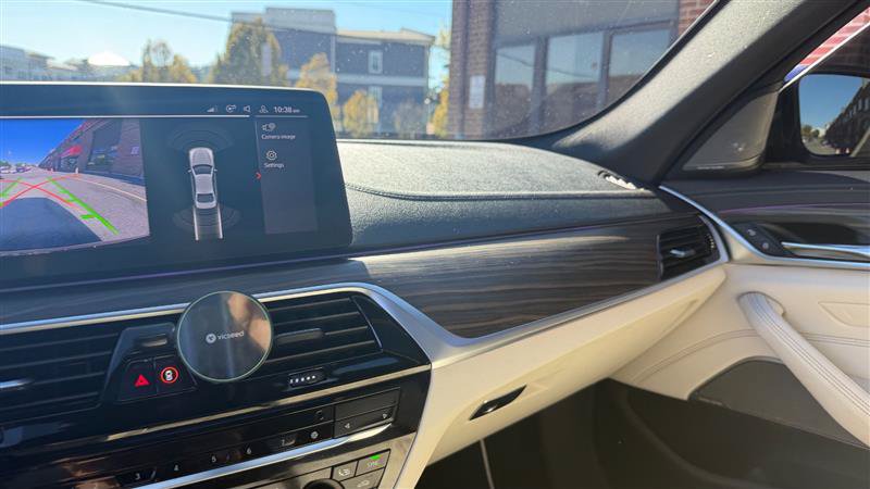 Used 2021 BMW M550i xDrive w/ Executive Package AWD/4WD image 23