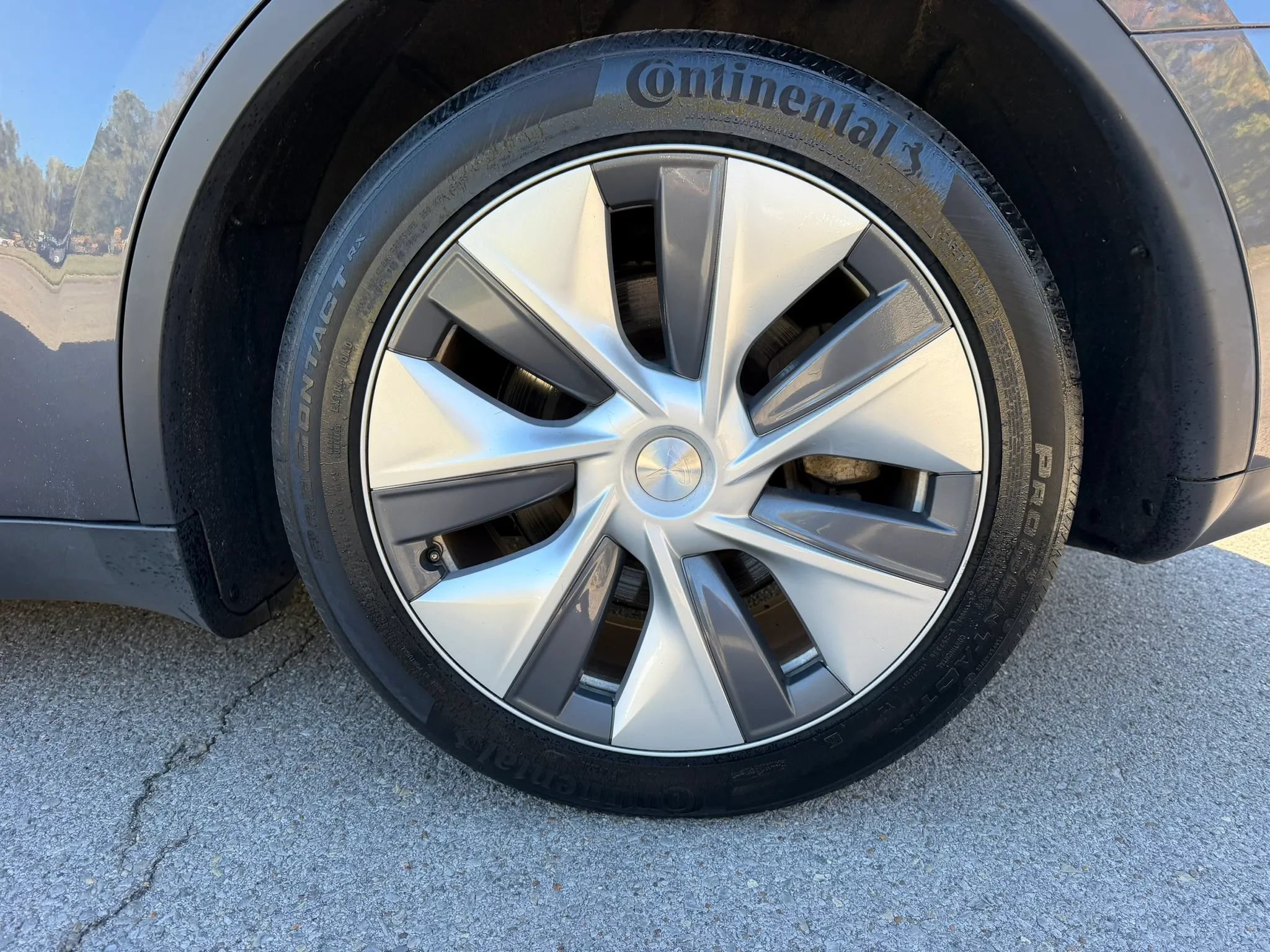 Used 2023 Tesla Model Y 2WD image 11