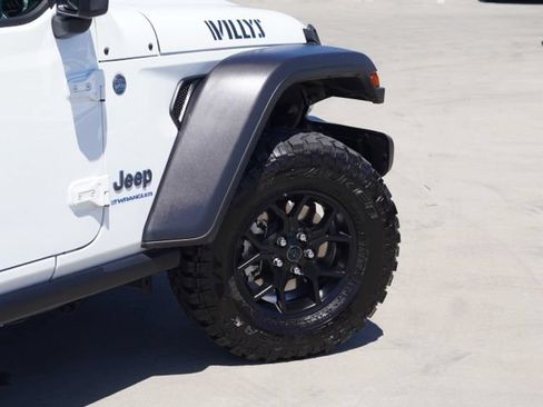 Used 2024 Jeep Wrangler Unlimited AWD/4WD image 8
