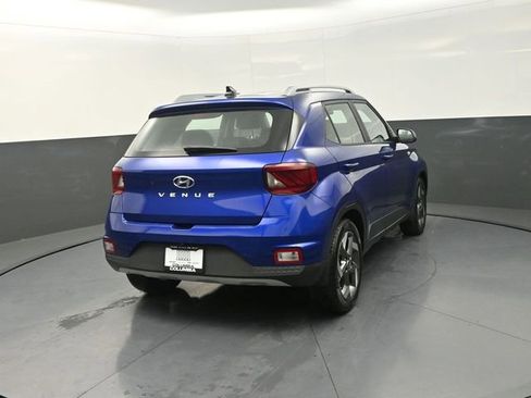 Used 2022 Hyundai Venue Limited FWD image 10