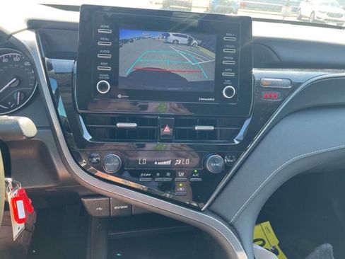 Used 2023 Toyota Camry SE image 14