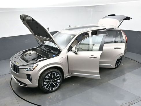 New 2026 Volvo XC90 T8 Plus w/ Protection Package Premier AWD/4WD image 54