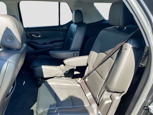 Used 2020 Chevrolet Traverse RS image 25