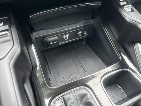 Used 2025 Kia Telluride S FWD image 24