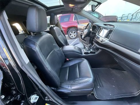 Used 2015 Toyota Highlander XLE image 36