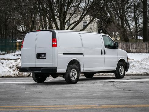 Used 2022 GMC Savana 2500 image 3