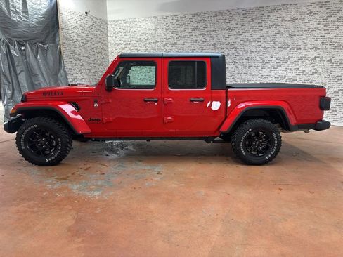 Used 2024 Jeep Gladiator Sport AWD/4WD image 5