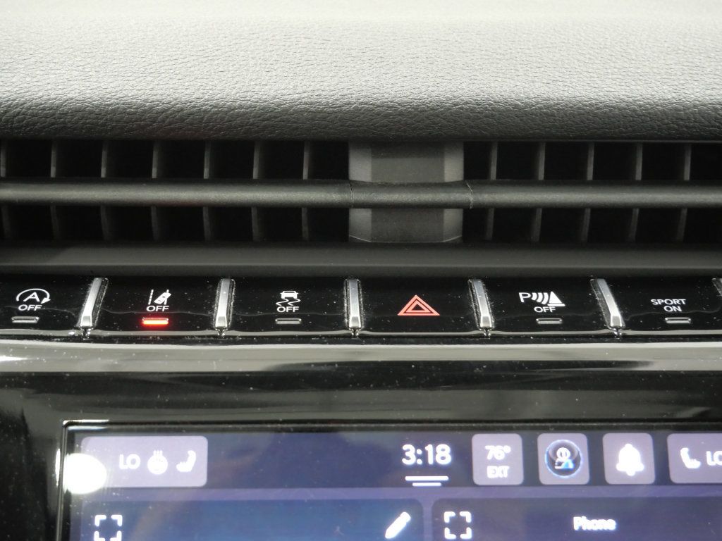 Used 2022 Jeep Grand Cherokee L Laredo w/ Luxury Tech Group I AWD/4WD image 21