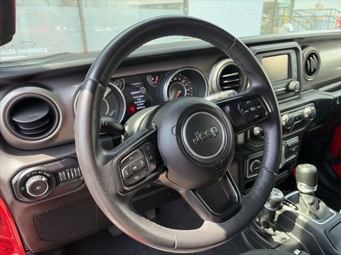 Used 2018 Jeep Wrangler Sport AWD/4WD image 7
