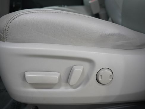 Used 2015 Toyota Sienna XLE image 25