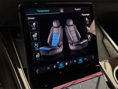 New 2025 Cadillac Escalade Premium Luxury image 32