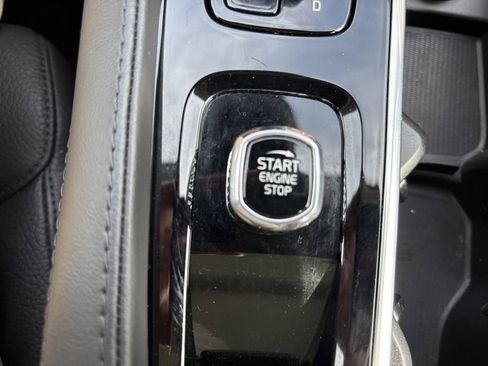 Used 2024 Volvo XC90 B5 Plus image 32