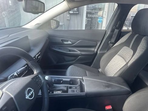 Used 2026 Nissan Sentra SV w/ SV Convenience Package FWD image 17