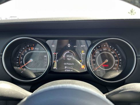 Used 2020 Jeep Gladiator Overland AWD/4WD image 10