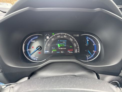 Certified 2025 Toyota RAV4 XLE image 9