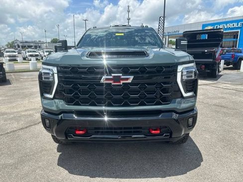 New 2026 Chevrolet Silverado 2500 ZR2 w/ LPO, Dark Essentials Package AWD/4WD image 8