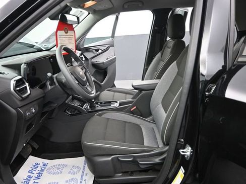 Used 2025 Chevrolet TrailBlazer LT image 38