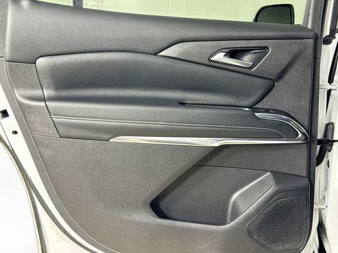 Used 2024 Chevrolet Traverse LT w/ Midnight/Sport Edition image 18