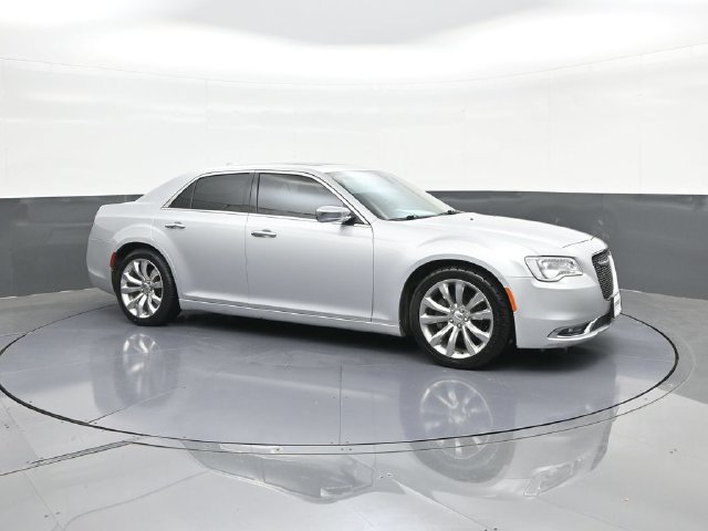 Used 2020 Chrysler 300 Limited RWD image 17