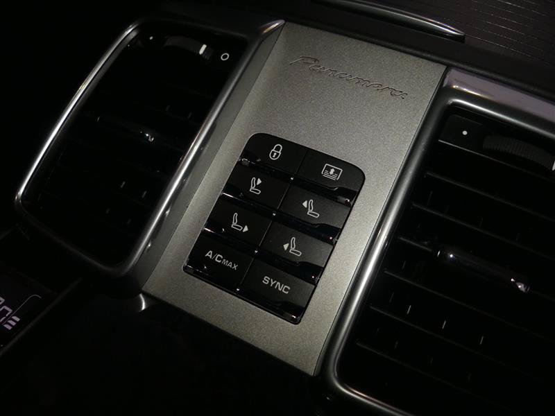 Used 2015 Porsche Panamera Turbo Executive AWD/4WD image 29