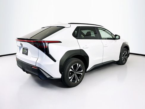 Used 2024 Toyota bZ4X FWD image 9