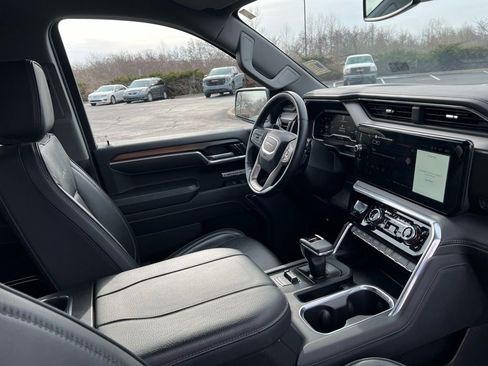 Used 2025 GMC Sierra 1500 Denali image 9
