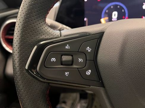 Certified 2024 Chevrolet Trax RS w/ Sunroof Package FWD image 21