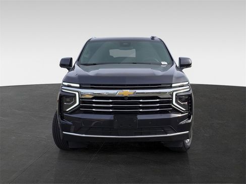 Used 2025 Chevrolet Tahoe LT image 2